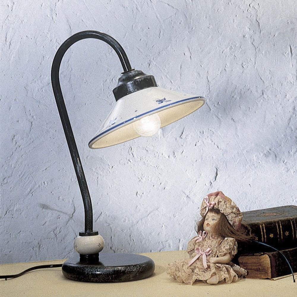 klasszikus asztali lampa kezzel festett mediterran haloszoba ejjeli szekrenyre elegans polgari mediterran nappali kecses dolgozoszoba ferroluce lameridiana lakberendezes.jpg